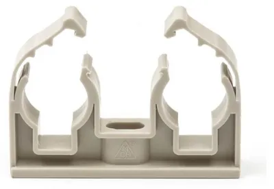 Obrázok produktu pre Dvojpríchytka na potrubie, s klipom, šedý plast - 2x20mm