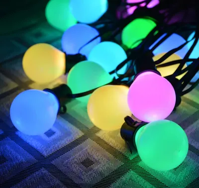 Produktbild von LED Solar Lichterkette Glühbirnen, Außen Garten Deko 8 Modi Effekte Außerlichterkette für Terrasse Hof Innen Haus Weihnachten (8m / 30 Glühbirnen, RGB)