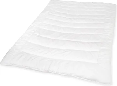Produktbild von Badenia Trendline Klimazone Duo Faserbettdecke warm 135 x 200 cm Stärkere Füllung im Fußbereich für warme Füße