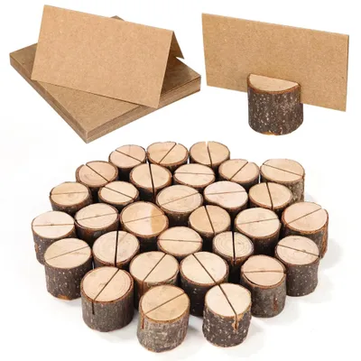 Produktbild von Tischkartenhalter Holz 30 Stück, Ø ca. 3,2 bis 3,5 cm, mit 30 Kraftpapierkarten