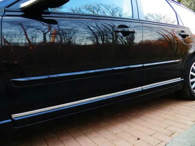 Image de VOLVO V50 - Baguettes de protection CHROME pour portes latérales