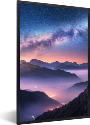 Produktbild von MuchoWow® Gerahmtes Poster Berge - Sternenhimmel - Nebel 60x90 cm - Poster mit Schwarzem Bilderrahmen Wandposter Rahmen Foto Bilder - Kunst