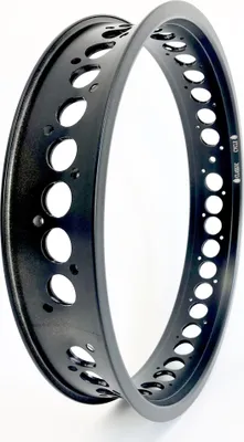 Obrázok produktu pre Hliníkový ráfik 20 palcov 82 mm čierny s vyrezanými otvormi