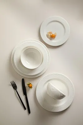 Produktbild von Hermia Concept, Hochwertiges Geschirrset (24 Teile) aus 100% Porzellan, Weiß