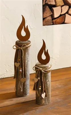 Image de 2 colonnes décoratives "Cœur flamboyant" en bois, rustique, figure décorative