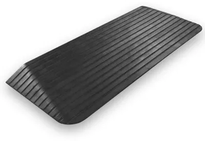 Zdjęcie produktu dla JustValue Gumowa rampa 5 cm – antypoślizgowa – 110×41 cm – 15 000 kg – czarna