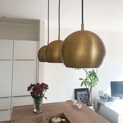Produktbild von s.luce Ball Esstisch-Hängeleuchte 1-Phasen-Schiene 200cm Ø 30cm Mitteleinspeiser Hängelampe Pendellampe Schwarz Schiene in Weiß Halbrund, länglich 5-flammig