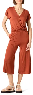 Produktbild von Amazon Essentials Damen Kurzärmeliger Wickel-Overall mit Kurzem Weitem Bein, 52,7cm Beininnenlänge, Lehm, L