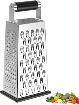 Productafbeelding van PromoHome®: RVS keukenrasper met 4 zijden – Multifunctionele handrasper voor groenten, kaas, fruit, julienne sneden, noten, gember, appels, met antislip voet