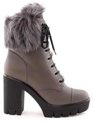 Immagine prodotto di Stivali in pelle beige di Giuseppe Zanotti