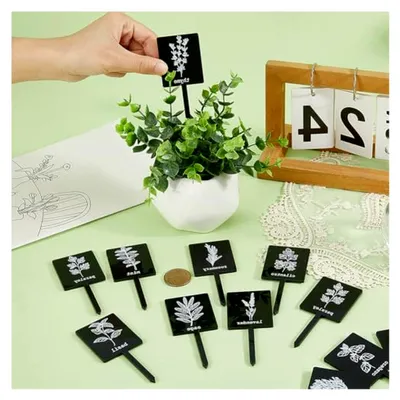 Produktbild von 24 Stück 12 Arten Acryl Pflanzenetiketten für Pflanzennamen in Schwarz, wasserdicht, T-Form, mit Namen für Kräutergärten, geeignet für Innen- und Außenbereiche sowie Terrassen und Sukkulenten