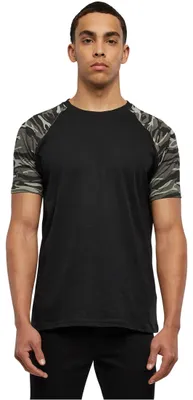 Zdjęcie produktu dla Męska koszulka Urban Classics Raglan Contrast Tee czarna/ciemny kamuflaż - 3XL