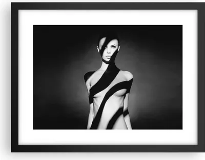 Produktbild von Gerahmtes Poster - Schwarzer Rahmen - Nackt Frau Fotografie - 40x30 cm - Wand Bild - Wanddeko - Wandbilder - Kunstposter - Wandposter - Bilderrahmen - Bilder - Kunstdruck - Wandbild - P2BAA40x30-4221