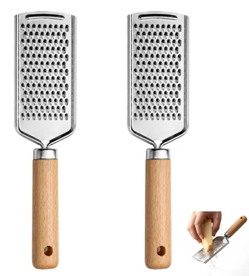 Image de Râpe à parmesan en acier inoxydable - Coffret de 2 pièces pour le fromage, les agrumes et le chocolat