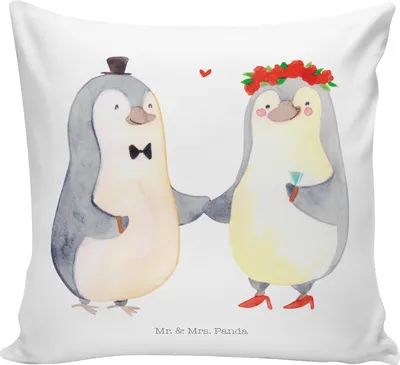 Produktbild von Mr. & Mrs. Panda Dekokissen Pinguin Heirat - Weiß - Geschenk, Verliebt, Kissen 40x40, Frau, zier, Kuschelkissen, Verheiratet, Hochzeit, Paar, Sofa, Just Married, Freundin