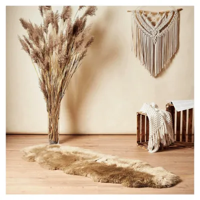 Produktbild von Echtes Lammfell 210-200 cm x 55-65 cm - Aus zwei Lederseiten genäht - Beige Fellteppich - Dekofell für Stühle und Sofas - Natürlicher Lammfellteppich für das Wohnzimmer