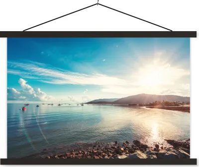 Produktbild von MuchoWow® Textilposter Meer - Boot - Berg 150x100 cm mit schwarzem Rahmen - Schlafzimmer