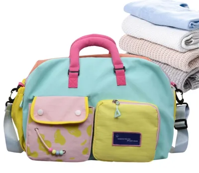 Produktbild von Faltbare, wasserdichte Weekendausstattung mit mehreren Taschen