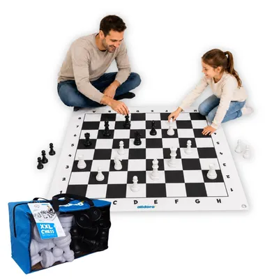 Produktbild von XXL Schach - Riesiges Strategiespiel mit 30 cm Figuren für drinnen und draußen, 150x150 cm Spielfeld