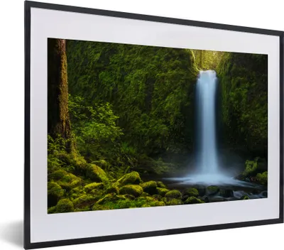 Produktbild von MuchoWow® MuchoWow® Gerahmtes Poster Dschungel - Wasserfall - Natur 40x30 cm - Poster mit zchwarzem Bilderrahmen - Bilderrahmen - Poster im Rahmen