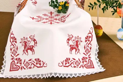 Produktbild von Weihkorbdecke „Lamm“ 44x60cm – Stickgrundlage mit Aida-Feld & Spitze