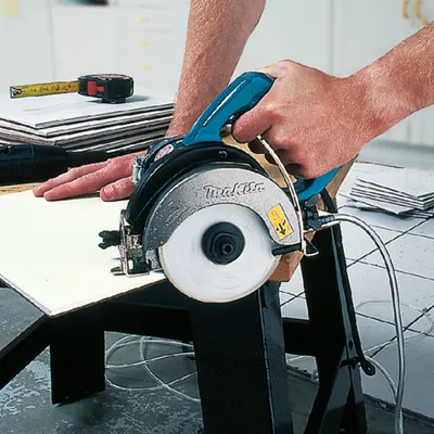 Immagine prodotto di Makita 4101 RH Sega circolare elettrica portatile professionale, 860 watt, profondità di taglio 34 mm