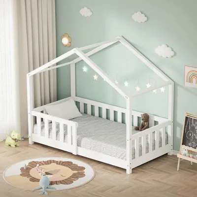 Produktbild von ML-Design Kinderbett Hausbett 70x140 cm Weiß, Holzbett mit Rausfallschutz Lattenrost und Dach Spielbett aus massivem Kiefernholz für Kinder Bodenbett