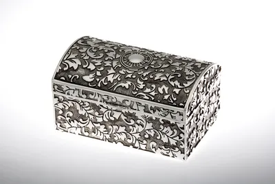 Produktbild von Schmuckdose Schatztruhe rechteckig mittel/antik versilbert 10,0 x 6,5cm H 5,3cm