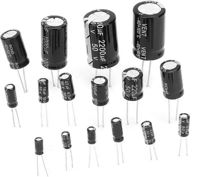 Obrázek produktu pro Elektronické kondenzátory, 150 kusů – vysoké kapacity – černé – široká škála hodnot – pro elektronické projekty