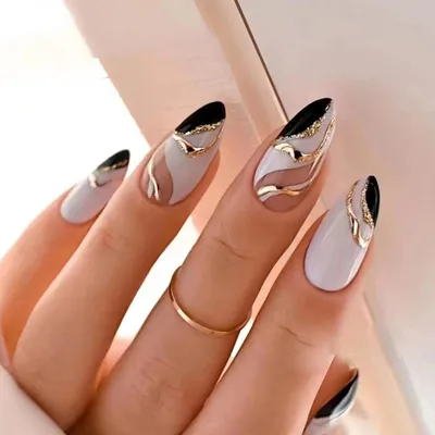 Image de 24 ongles d'or rayés en amande à coller courts, noirs French Press ongles artificiels