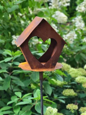 Produktbild von Edelrost Herz-Vogelhaus zum Stecken