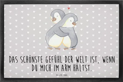 Produktbild von Mr. & Mrs. Panda Fussmatte Pinguine Kuscheln 40 x 60 cm - Grau Pastell - Geschenk, Hochzeitstag, für Frauen, Freundin, Valentinstag, Schmutzfangmatte, fußmatte, Freund