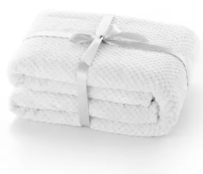 Produktbild von DecoKing Geprägte Decke Weiß 220x240cm für Bett und Sofa