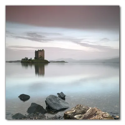 Produktbild von Wallario selbstklebende Möbelfolie/ Tischdecke für Innen und Außen, Größe: 90 x 90 cm - Schloss in Schottland