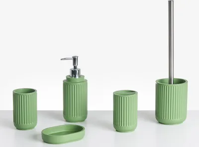 Produktbild von BELIANI Badezimmer Set 5-Teilig Grün Kunstharz Rillenoptik Modern Seifenschale Seifenspender Zahnbürstenhalter Toilettenbürste Becher Bad-Zubehör