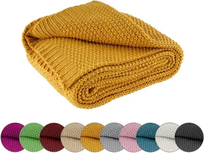 Produktbild von WOMETO útulná pletená deka 140x190 cm žltá horčica žltá karé - teplá a mäkká pletená deka s elegantným a jednoduchým pleteným vzorom
