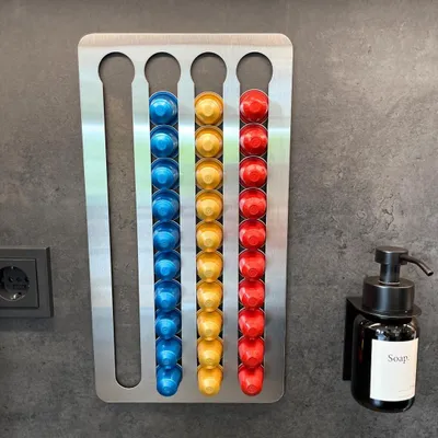 Zdjęcie produktu dla Omgoods - Uchwyt na kapsułki do ekspresów Nespresso, montaż na ścianie bez wiercenia