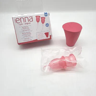 Produktbild von Enna Menstruationstasse Hygiene Damen T M 2 Stück steril Haushaltszubehör umweltfreundlich