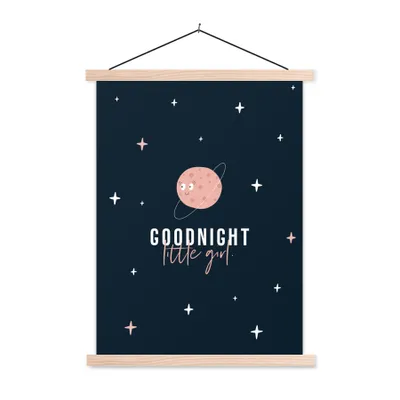 Produktbild von MuchoWow® Textilposter Zitate - Kinder - Gute Nacht kleines Mädchen - Sprichwörter - Kinder - Baby - Mädchen 40x53 cm mit holzfarbenen Rahmen - Schlafzimmer