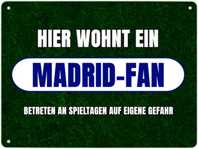 Produktbild von Hier wohnt ein Madrid-Fan Metallschild XL in 21x28 cm mit Rasenmotiv