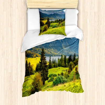 Produktbild von ABAKUHAUS Landschaft Mantele, Sommer-Morgen-See, Milbensicher Allergiker geeignet mit Kissenbezügen, 135 cm x 200 cm - 80 x 80 cm, Grün, Blau, Gelb