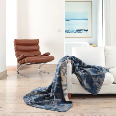 Produktbild von Biederlack ELLE Decoration Plaid Geo Farbe Blue Größe 150 x 200 cm