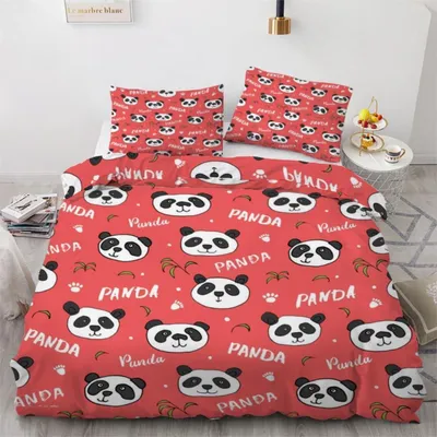 Zdjęcie produktu dla Komplet pościeli "Panda", 155x220 cm, 3-częściowy, wykonany z mikrofibry, z zamkiem błyskawicznym. Zawiera: jeden pokrowiec na kołdrę (155x220 cm) i dwa poszewki na poduszki (80x80 cm)