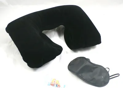 Produktbild von Nackenkissen, Augenmaske, Ohrenstöpsel 3 teiliges Set