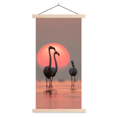Produktbild von MuchoWow® Textilposter Vogel - Flamingo - Sonnenuntergang - Rosa 40x80 cm mit holzfarbenen Rahmen - Wohnzimmer