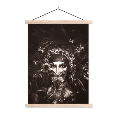 Produktbild von MuchoWow® Textilposter Frau - Schmetterling - Farbe 40x53 cm mit holzfarbenen Rahmen - Schlafzimmer