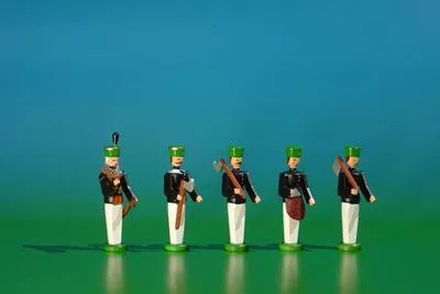 Zdjęcie produktu dla Miniaturowe figurki górników, kolorowe, 5 szt. Wysokość 5,5 cm NOWE