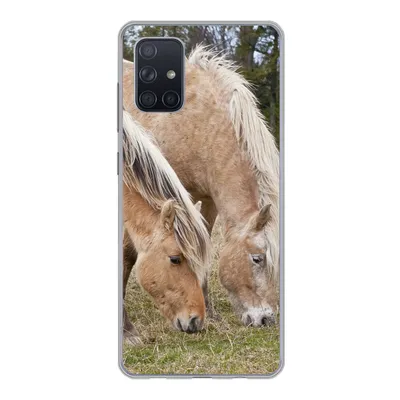 Produktbild von MuchoWow® Handyhülle Schutzhülle Hülle für Samsung Galaxy A51 Zwei grasende Fjordpferde auf einer Wiese Silikon Softcase Handy Hülle - Schutzabdeckung