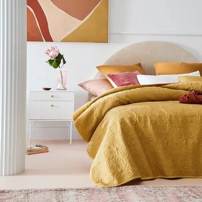Produktbild von Famanu Decke in Senfgelb 200 x 220 cm – Vielseitige Wohndecke als Bett- oder Sofabedeckung