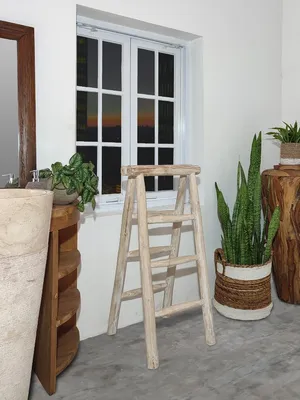 Produktbild von Faltbare Handtuchleiter aus massivem, weiß beschichtetem Teakholz – 100 cm hoch
